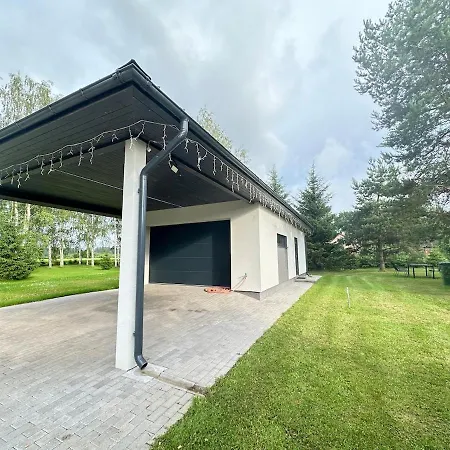 Vaeike Majake Vaikses Ja Kaunis Looduskohas Tartumaal Kooraste